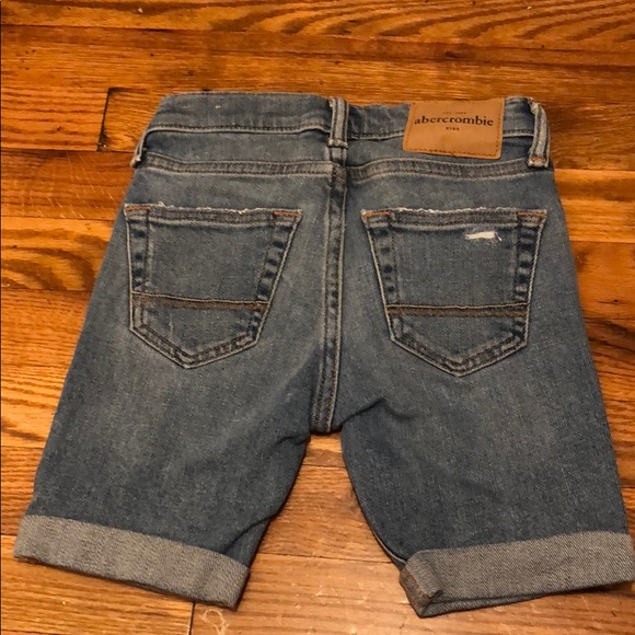 Shorts - Picture 2 of 3